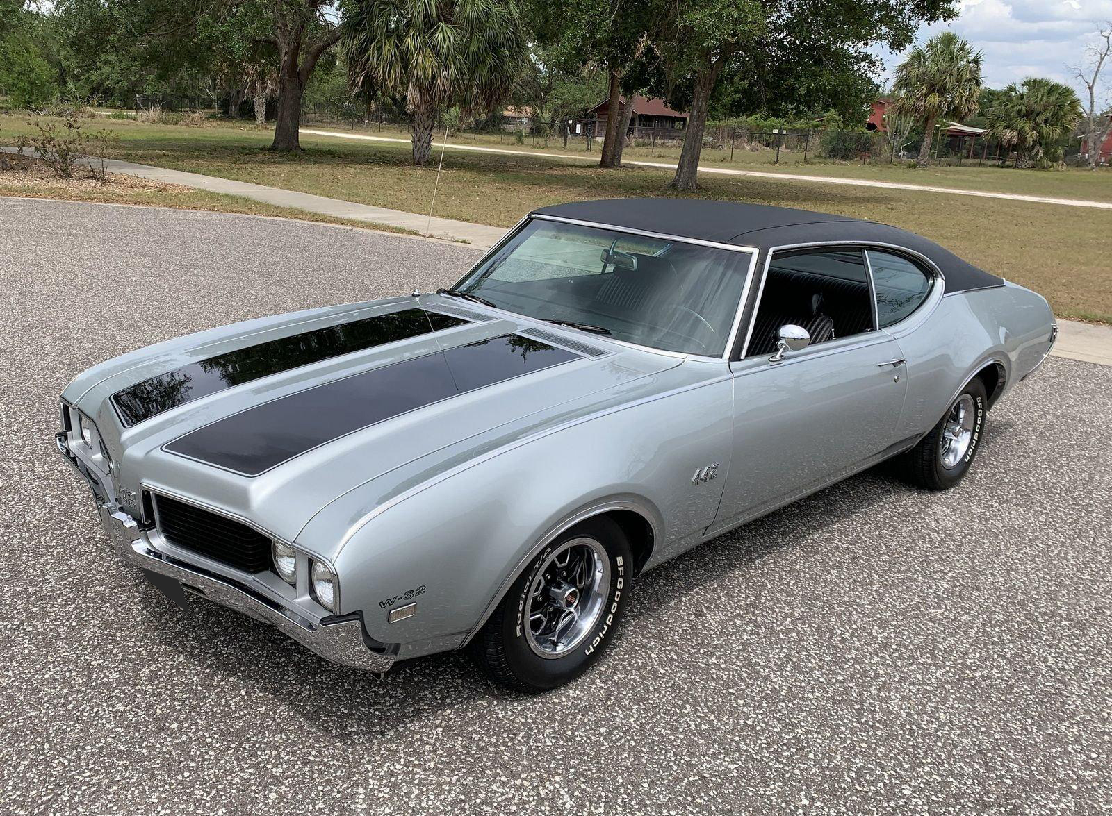 
1969
Oldsmobile
442

